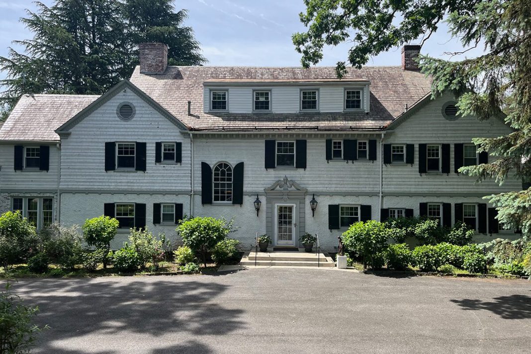 Timberlawn house